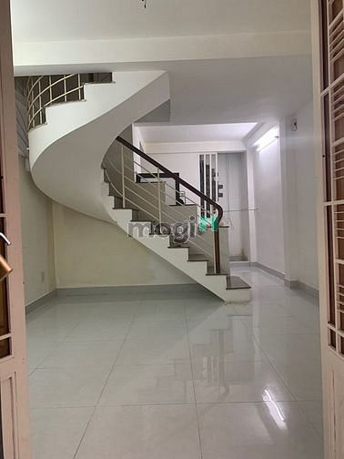 Hình ảnh Cho thuê nhà hẻm Cách Mạng Tháng 8 có 3pn 3wc Q10