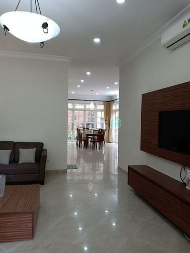 Hình ảnh Cho thuê biệt thự mễ trì 500m2, full nội thất chỉ 35tr