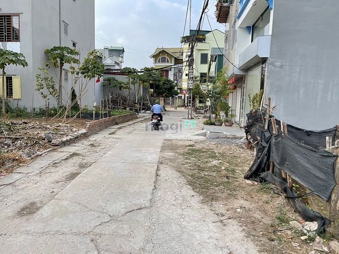 Hình ảnh Cần bán gấp mảnh đất 42m2 đường ô tô tránh nằm tại xóm 4 xã Đông Dư