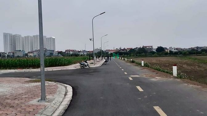 Hình ảnh Đất X1, X2 Mai Lâm, Đông Hội. Đường25m, vỉa hè 5m, DT 80m2, MT 5m.