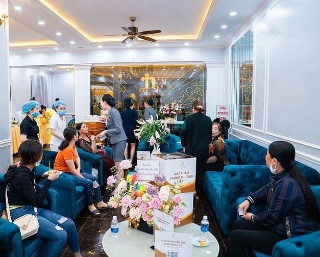 Hình ảnh Cho thuê nhà 4 tầng mặt phố Thái Thịnh - Đống Đa