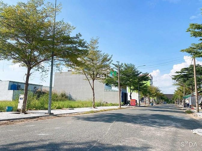 Hình ảnh Cần bán lô đất 80m2 gần Aeon Mall Tên Lửa - đã có giấy phép xây dựng