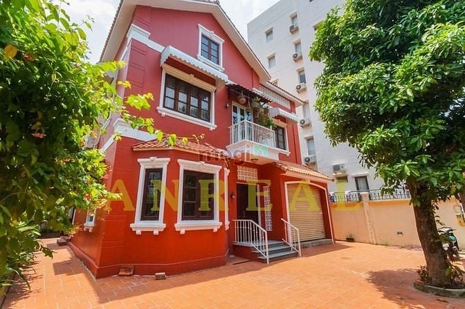 Hình ảnh Cho Thuê Biệt Thự Sân Rộng Phường Thảo Điền Giá 4000$