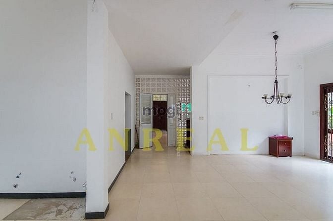 Hình ảnh Cho Thuê Biệt Thự Sân Rộng Phường Thảo Điền Giá 4000$