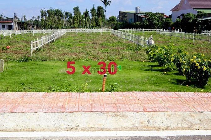 Hình ảnh Chính chủ bán gấp lô đất 100m2 vuông vức full thổ cư