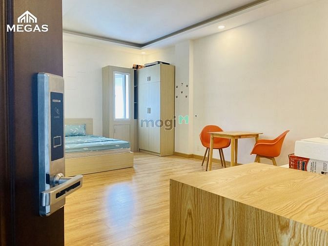 Hình ảnh Cho Thuê Căn Hộ Full NT Rộng 35m2 Có Ban Công Gần CC Bộ Công An  Q2
