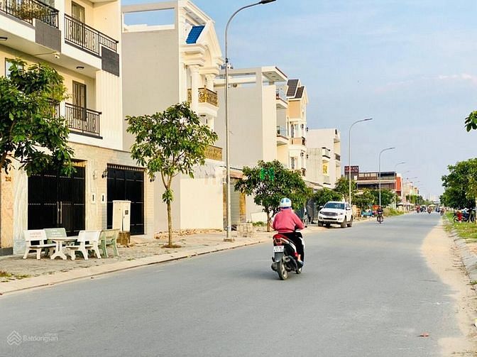Hình ảnh Bán gấp lô 260m2 thổ cư 100% đường Trần Văn Giàu tiện xây trọ - kho