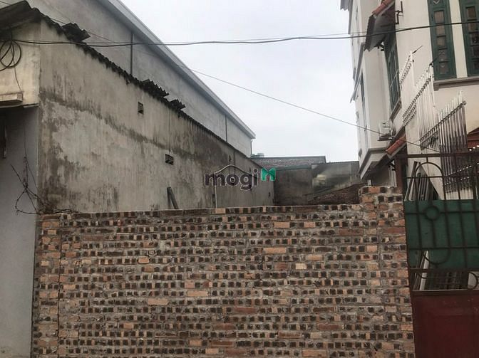 Hình ảnh Chị tôi bán gấp mảnh đất 46m ô tô vào hướng Đông Nam sau cc Ruby