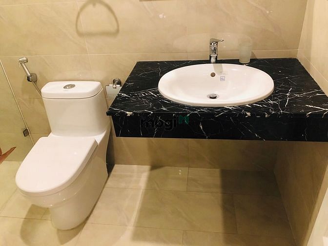 Hình ảnh Cho thuê căn 2 ngủ tại Đội Cấn, 90m2, giá chỉ 11 triệu