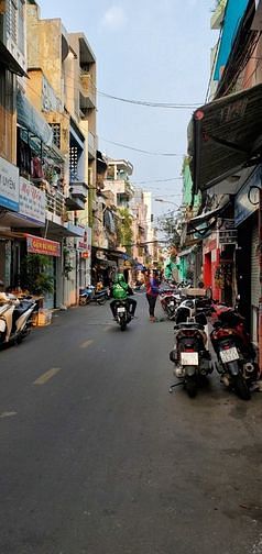 Hình ảnh Cho thuê nhà mặt tiền Cư Xá Đô Thành, P4 Q3