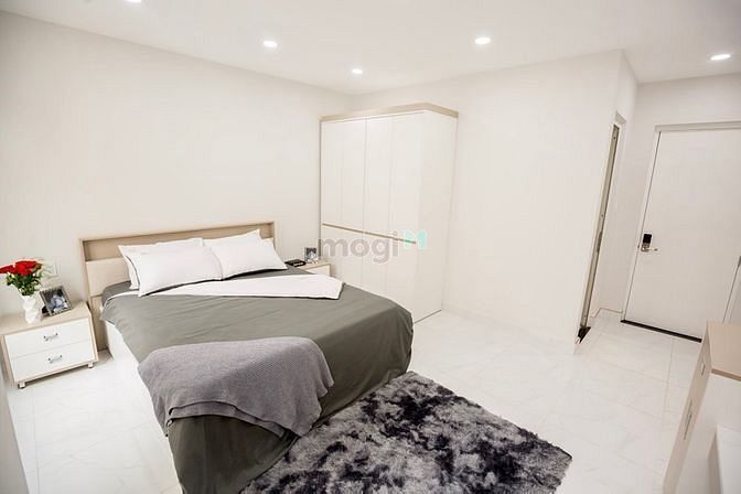 Hình ảnh CHDV gần Hồng Bàng, UEF, Hutech