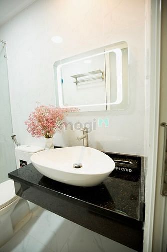 Hình ảnh CHDV gần Hồng Bàng, UEF, Hutech