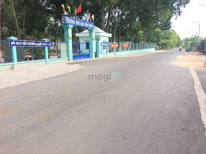 Hình ảnh Bán lô góc 2 MT đường nhựa thông chợ và KCN