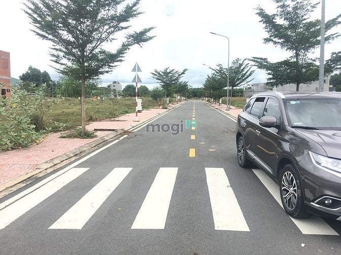 Hình ảnh Bán GẤP 300m2( 10x30m ) đất sau lưng trường cấp 2 vị trí Kinh Doanh