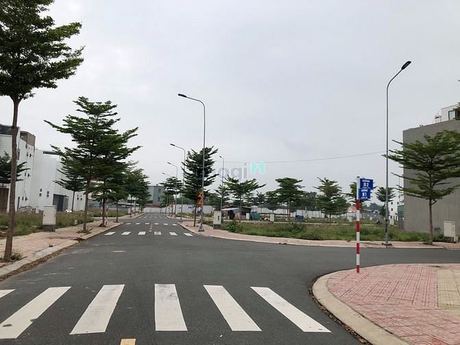 Hình ảnh Bán GẤP 300m2( 10x30m ) đất sau lưng trường cấp 2 vị trí Kinh Doanh