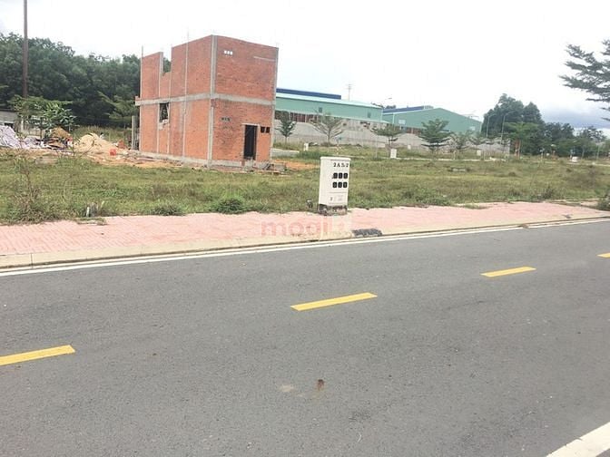 Hình ảnh Bán GẤP 300m2( 10x30m ) đất sau lưng trường cấp 2 vị trí Kinh Doanh