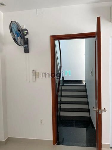 Hình ảnh Cho thuê nhà hẻm Nguyễn Văn Đừng 4x16m 4pn 4wc Q5