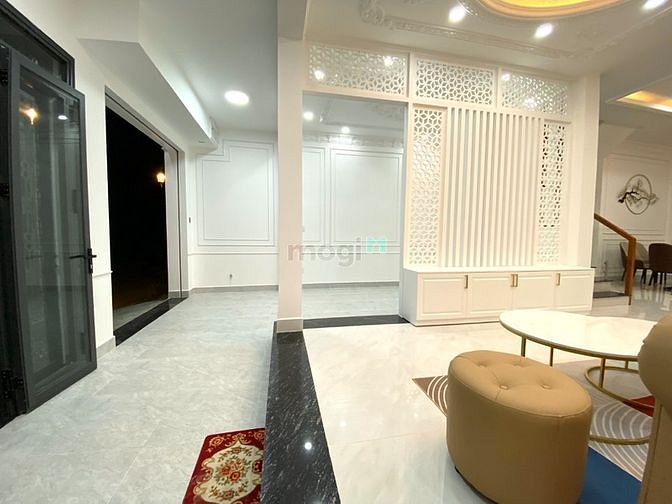 Hình ảnh Biệt thự cổ điển huỳnh tấn phát nhà bè