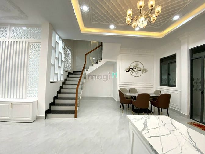 Hình ảnh Biệt thự cổ điển huỳnh tấn phát nhà bè