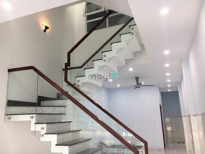 Hình ảnh cho thuê nhà hxt đường Hồng lạc, tân bình 5x18m, 2 lầu