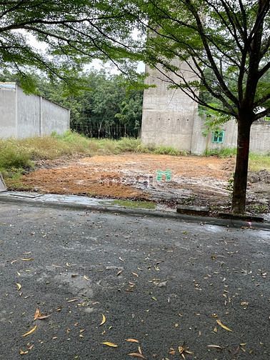 Hình ảnh bán gấp lô đất 200m2(10x20) SHR, dân cư đông, thổ cư 100%