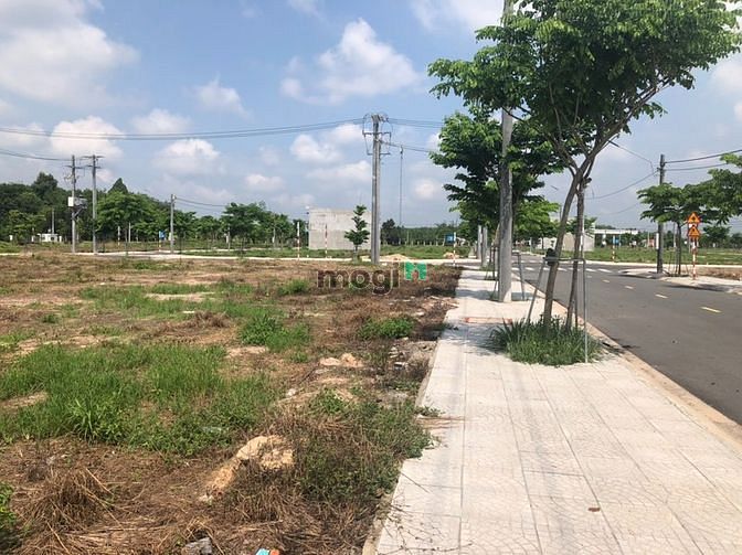 Hình ảnh Bán đất chia tài sản . 210m2 đất sauchợ, trường cấp 1 Dầu Tiếng 850tr