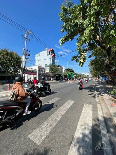 Hình ảnh Bán đất mặt tiền Huỳnh Tấn Phát. 88.2 m²