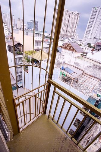 Hình ảnh Studio mới xây có ban công ngay q1🏢