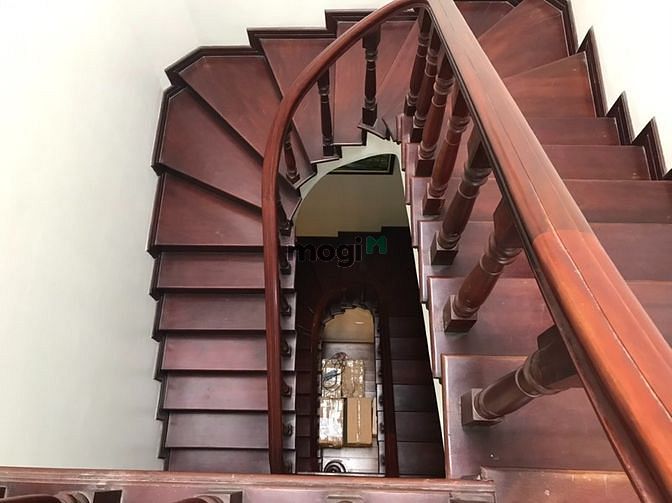 Hình ảnh Chị họ gửi bán lô đất 100m tặng nhà 3 tầng cực đẹp tại phố Sài Đồng