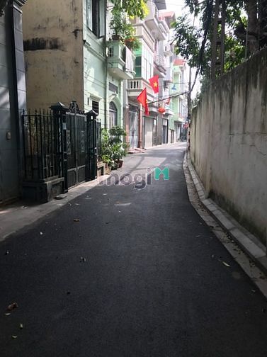Hình ảnh Chị họ gửi bán lô đất 100m tặng nhà 3 tầng cực đẹp tại phố Sài Đồng