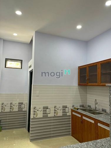 Hình ảnh Nhà đẹp ngay chợ, vị trí tốt, dân cư đông, 1 lầu, Bình Tân
