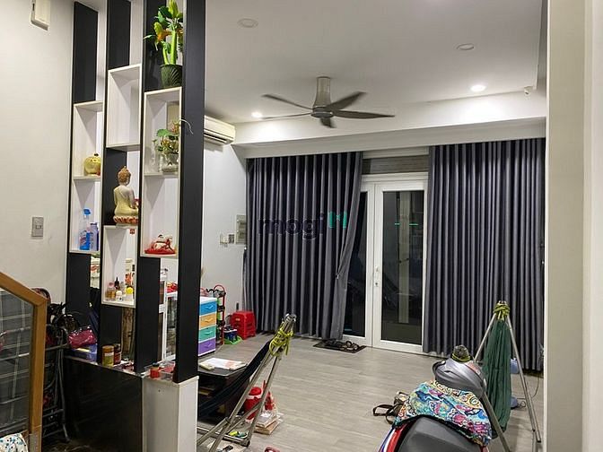 Hình ảnh Nhà Hẻm Bến Vân Đồn Xây Kiên Cố . Cao Cấp DTSD 122.16m2