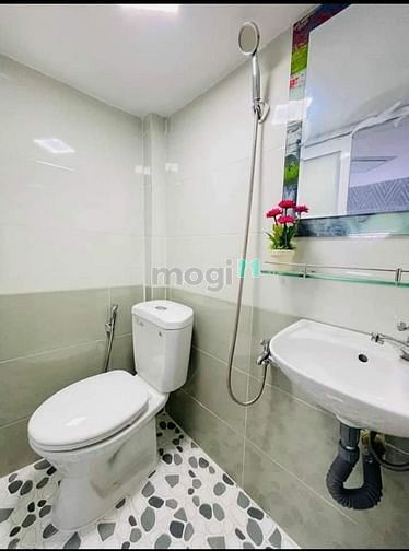 Hình ảnh Nhà đẹp ngay chợ, vị trí tốt, dân cư đông, 1 lầu, Bình Tân