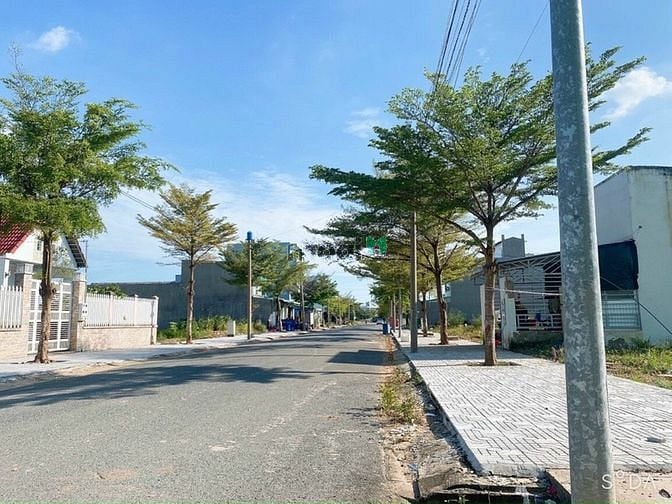 Hình ảnh Cần bán 114m2 thổ cư đất Bình Chánh, đường 14m sổ riêng, liền kề KCN