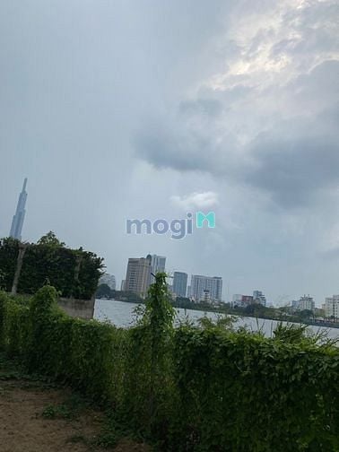 Hình ảnh Bán khuôn đất đẹp 405m2 mặt tiền sông SG phường Thảo Điền Quận 2