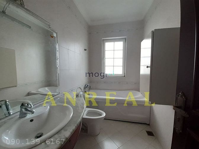 Hình ảnh Cho Thuê Villa Nguyễn Văn Hưởng 450m2 Giá 2000$/Tháng