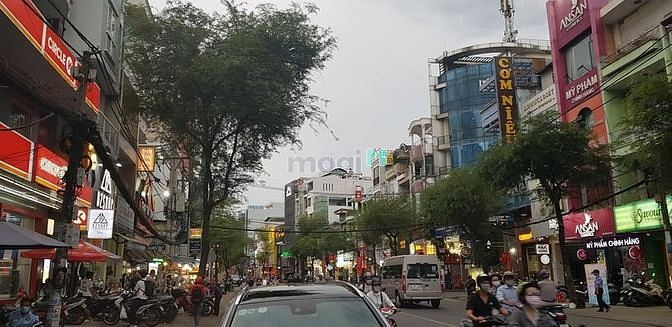 Hình ảnh Bán đất đường D2, dt 8x20 vuông vức, khu sầm uất, giá 23 tỷ