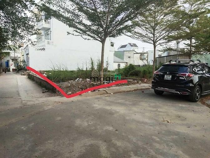 Hình ảnh Bán nền góc hẻm cách Lê Văn Lương 100m