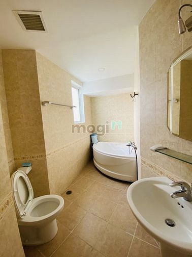 Hình ảnh Cho thuê Trang Chủ MB66.COM / Đăng Ký Tặng 66K Hùng Vương Plaza, Q5- 132m2, 3pn, Full Nt Y Hình