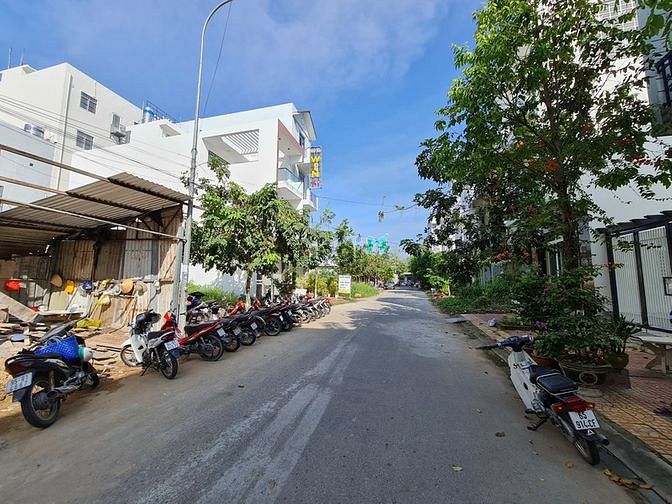 Hình ảnh Bán nền đẹp đường B16 KDC Hưng Phú