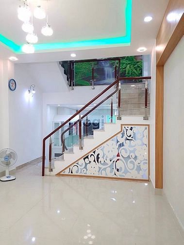 Hình ảnh Cho thuê nhà nguyên căn mặt tiền Quận 2