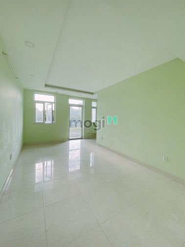 Hình ảnh Mb6623 nạp rút nhanh chóng Đặng Thùy Trâm_studio_2PN_ban công lớn, ngay đại học Văn Lang