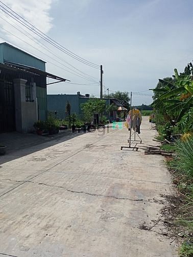 Hình ảnh Vỡ nợ bán gấp lô đất diện tích sử dụng 200m2(10x20) sổ hồng riêng