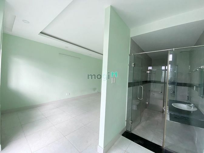 Hình ảnh Phòng rộng, ban công đối diện Văn Lang cs3