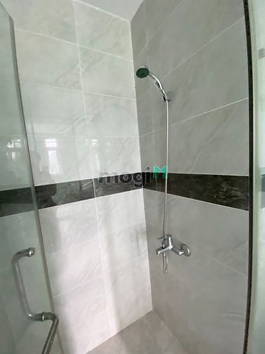 Hình ảnh Phòng rộng, ban công đối diện Văn Lang cs3