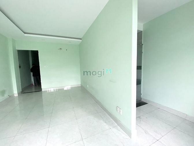 Hình ảnh Phòng rộng, ban công đối diện Văn Lang cs3