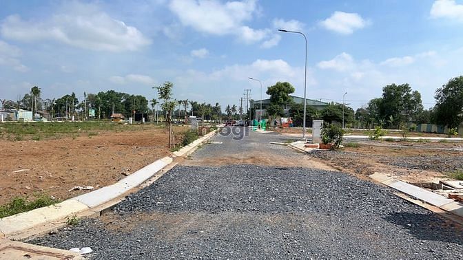 Hình ảnh bán đất 2 mặt tiền đường ĐT 824 và đường quốc lộ N2