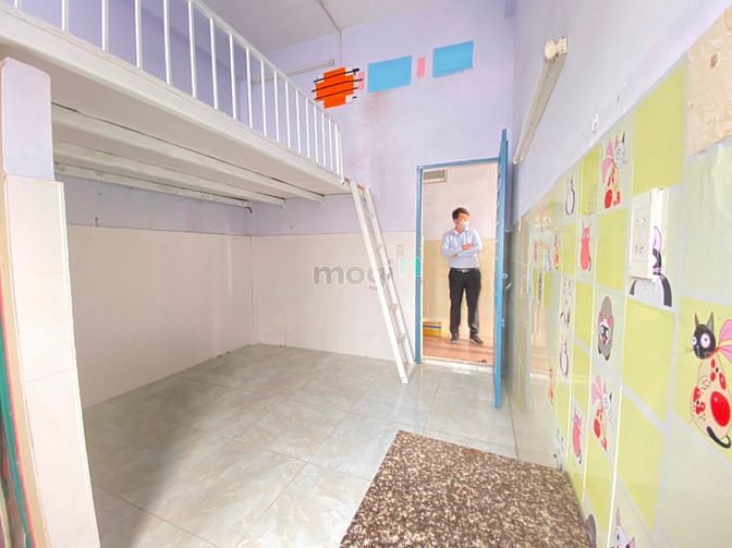 Hình ảnh Cho thuê Phòng Mới xây Gác 1m8, 30m2 Ngay CN Thực Phẩm