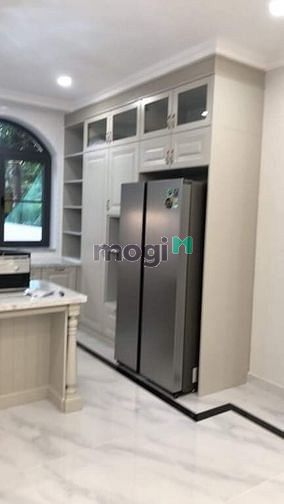 Hình ảnh Cho thuê biệt thự Chateau Phú Mỹ Hưng 3 lầu 4200usd bao phí