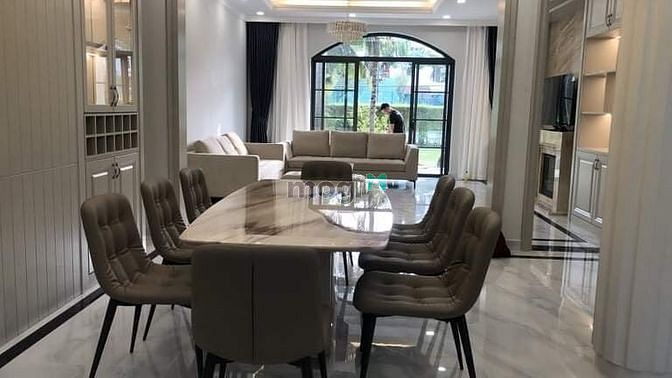 Hình ảnh Cho thuê biệt thự Chateau Phú Mỹ Hưng 3 lầu 4200usd bao phí